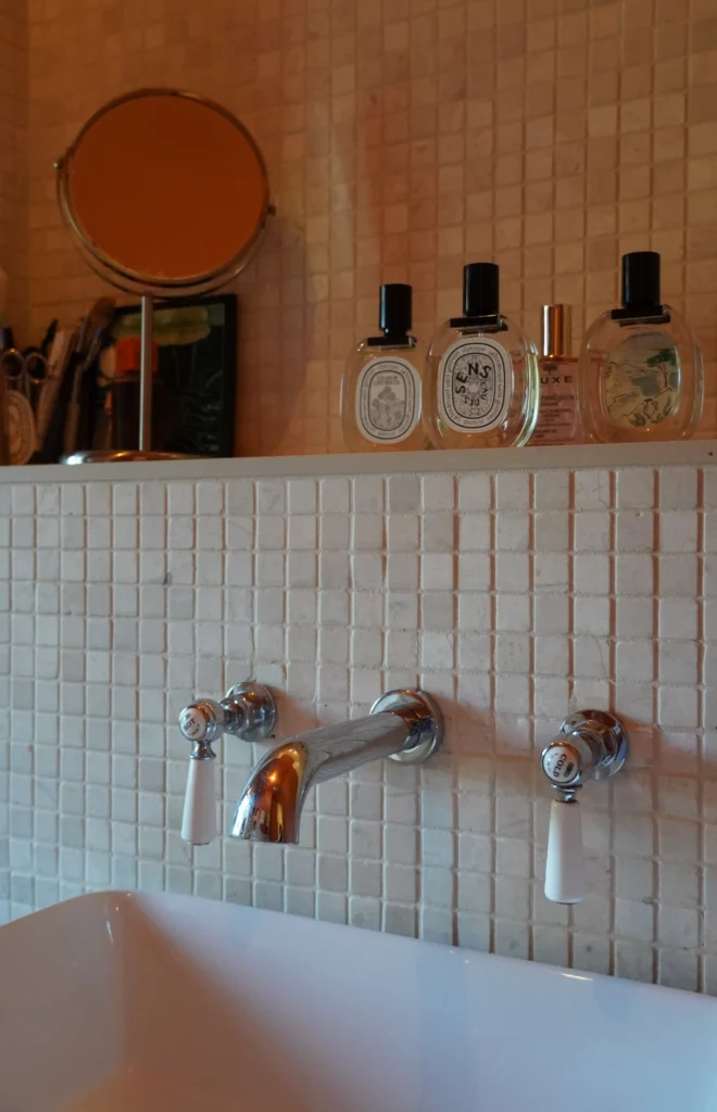 Maison de ville Bordeaux décoration évier de salle de bain - Princz de la Chapelle