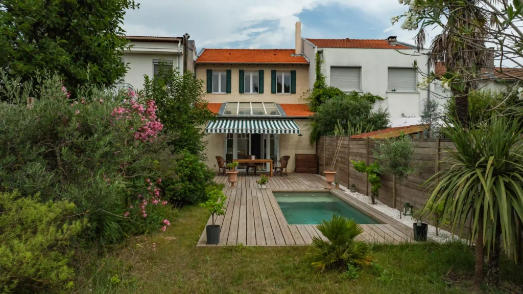 Maison de ville Bordeaux jardin extérieur piscine - Princz de la Chapelle