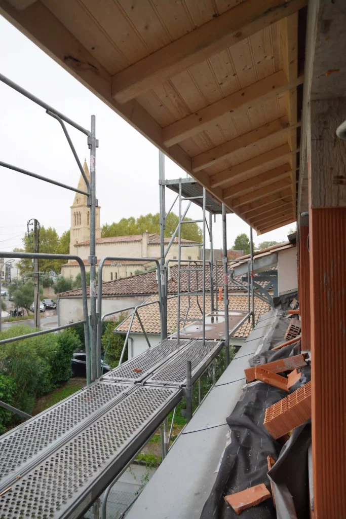 Restauration et extension le Bouscat chantier toit - Princz de la Chapelle