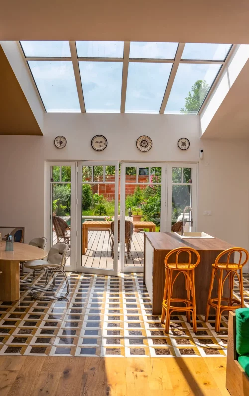 Vue cuisine sur jardin Bordeaux – Maison surélévation Princz de la Chapelle