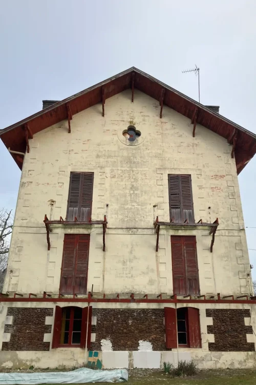 Restauration et extension en Gironde chantier façade - Princz de la Chapelle