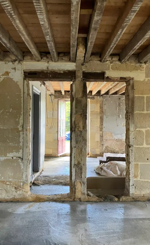 Restauration et extension en Gironde chantier ouverture avant - Princz de la Chapelle