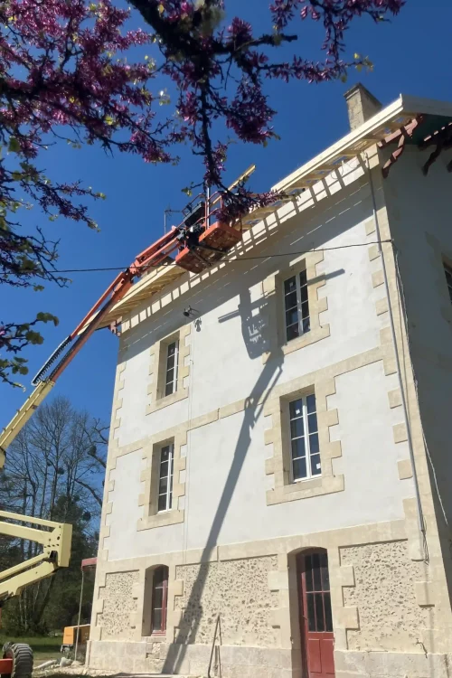 Restauration et extension en Gironde chantier toit - Princz de la Chapelle