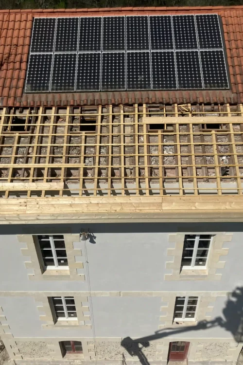 Restauration et extension en Gironde chantier toiture - Princz de la Chapelle